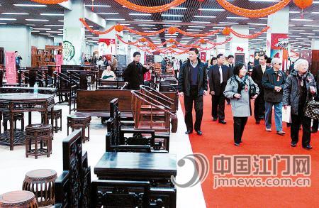 北京设展提高知名度 新会古典家具进军全国市