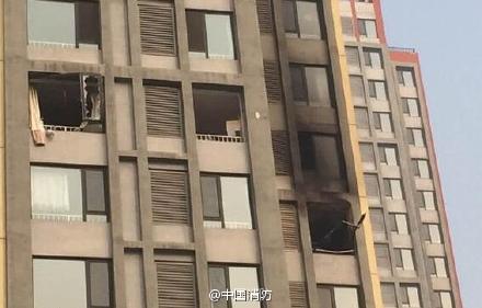 北京一居民楼内因燃气引发火灾一男子死亡（图）