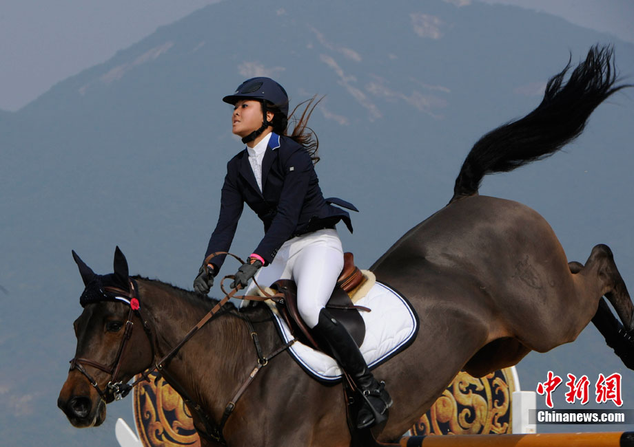 台湾富豪姐妹花骑手陈少曼赢得并列排名第五位