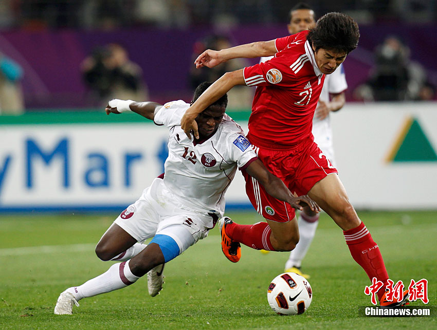 亚洲杯中国0比2不敌卡塔尔 晋级形势不乐观