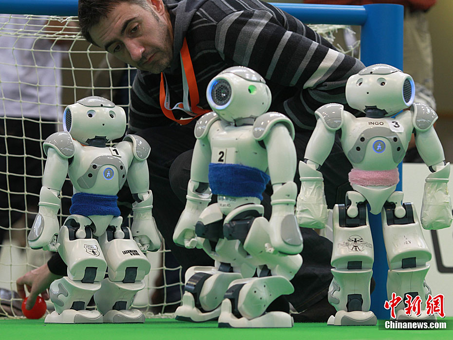 2011机器人世界杯足球赛即将开战