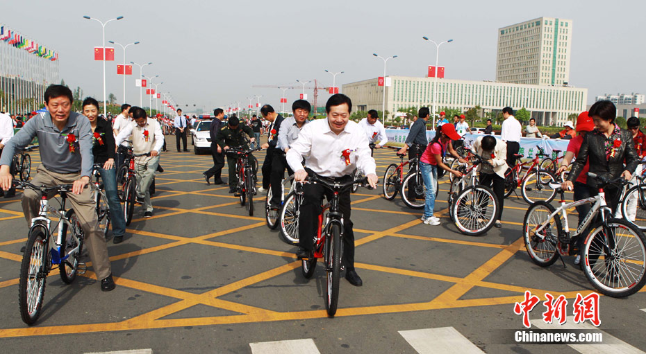 2011年全国公路自行车公开赛信阳开赛