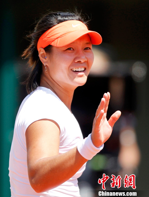 李娜完胜莎娃 成为首个进入法网女单决赛亚洲