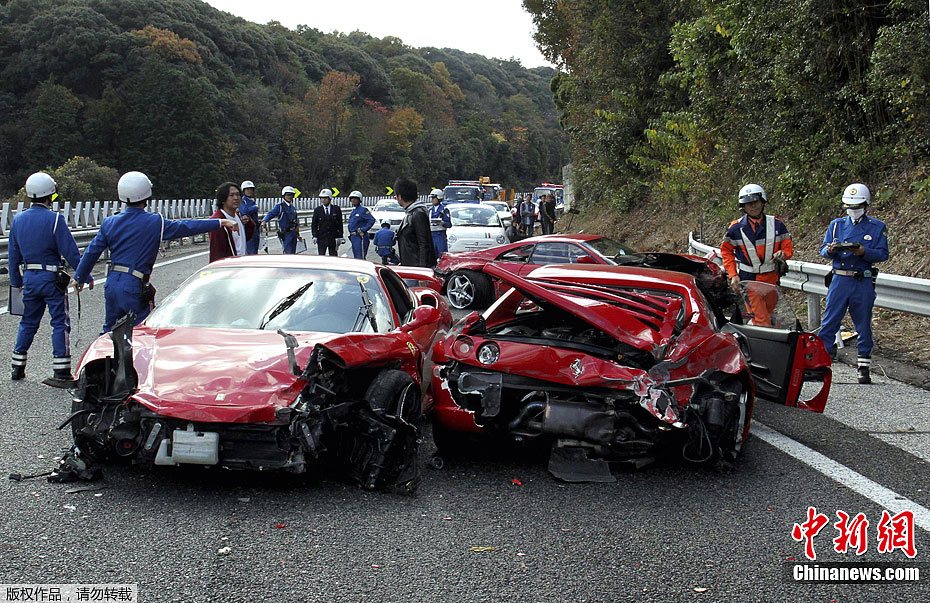 日本多辆名车相撞 酿成最昂贵车祸