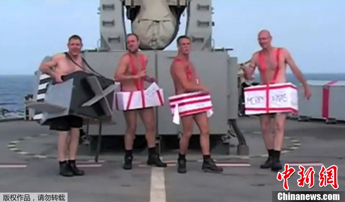 英皇家海军迎圣诞搞笑视频走红网络