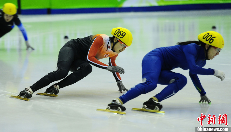 中国香港女选手参加冬运会短道速滑比赛