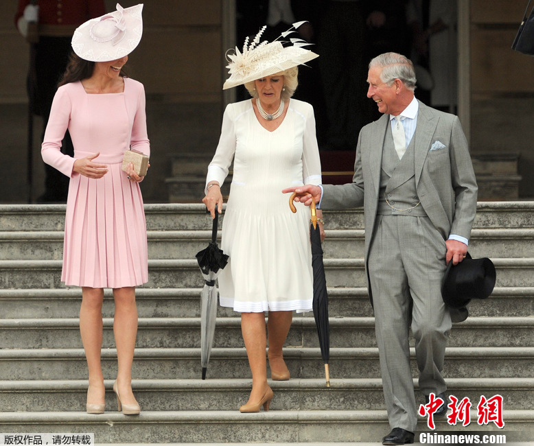 国王室成员出席白金汉宫花园派对 凯特王妃落