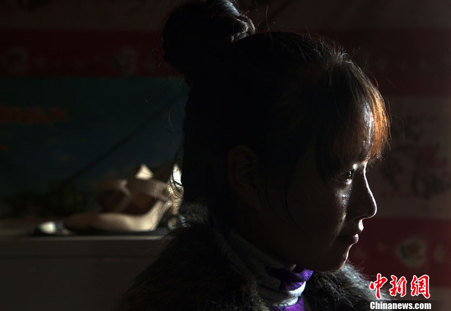 【图片故事】藏族女孩白玛的第一双高跟鞋---齐