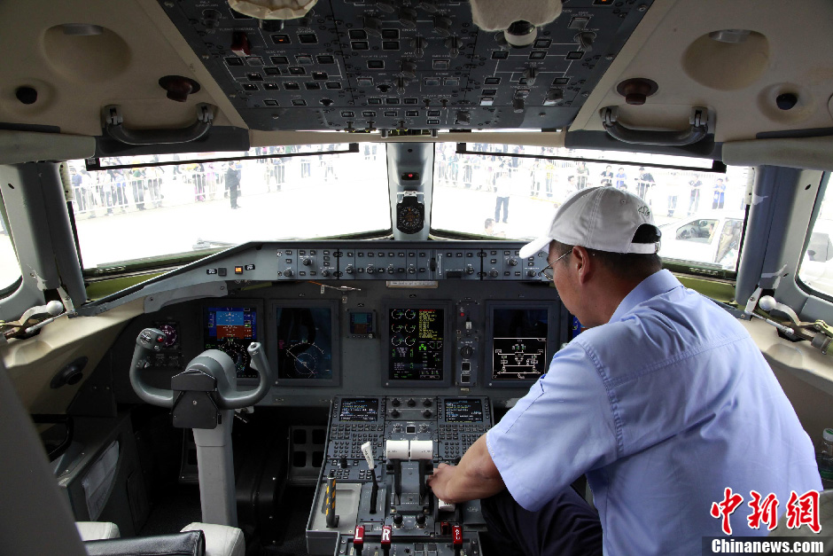 珠海航展 中国ARJ21-700新支线飞机驾驶舱