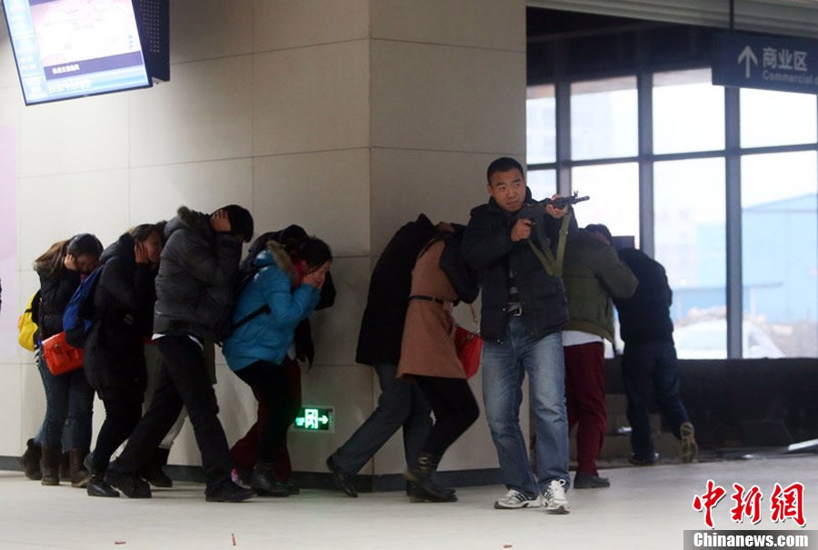 武汉地铁反恐演习图片
