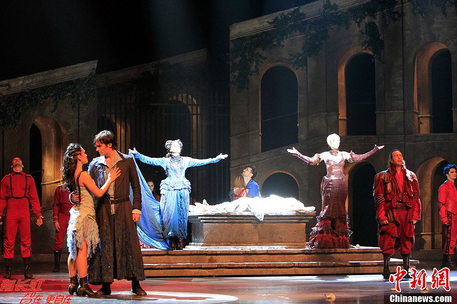 法语音乐剧《罗密欧与朱丽叶》开启中国大陆跨年演出- 中国日报网
