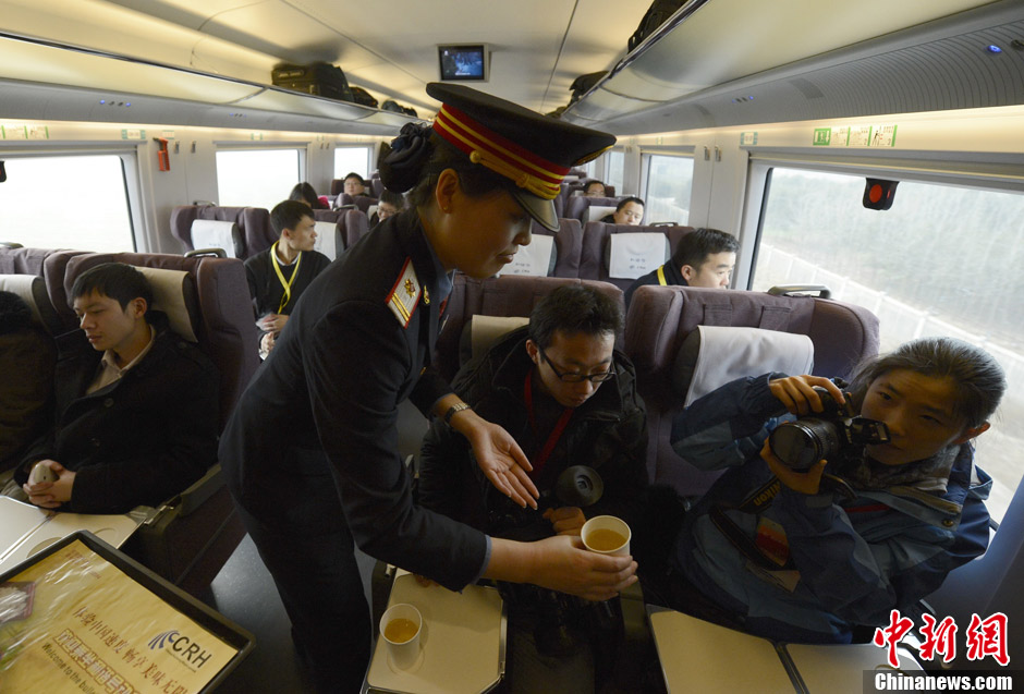 京广高铁媒体体验专列 广州至北京只需八小时