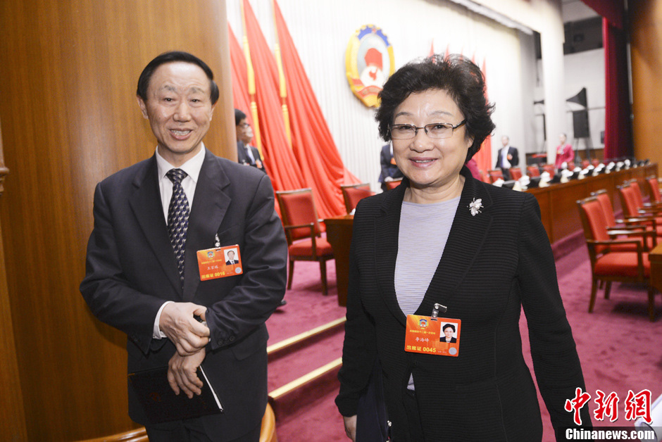 李海峰、王家瑞出席政协常委会第一次会议