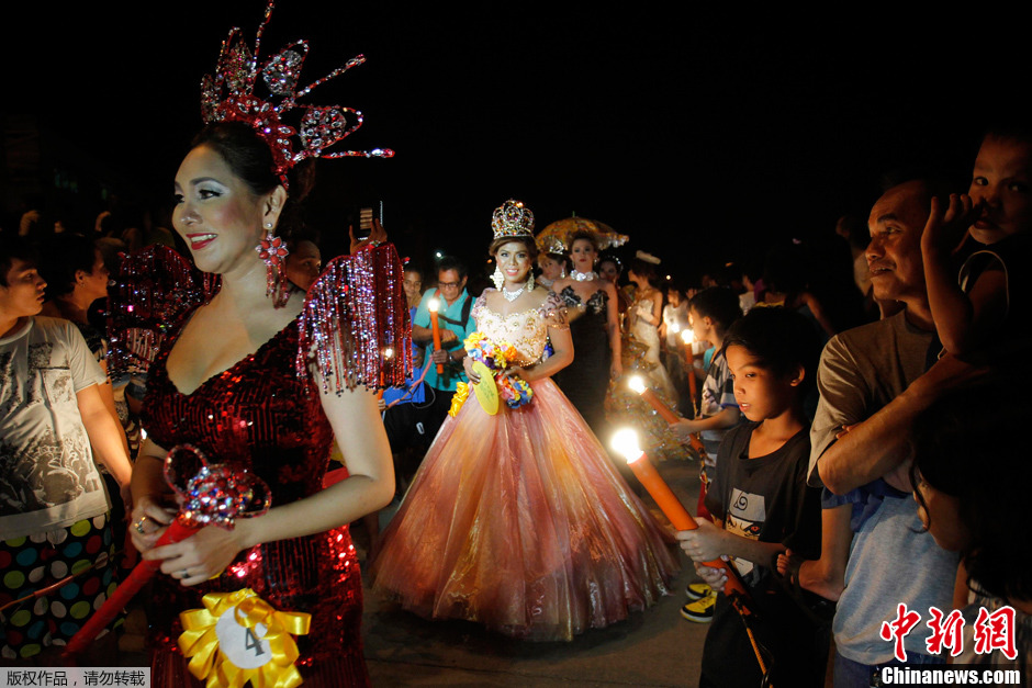 菲律宾庆祝 五月花节 异装 佳人 盛装游行 中新网