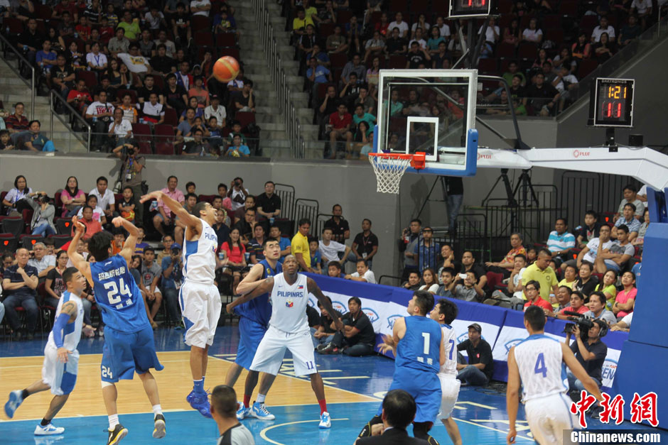 篮球友谊赛:上海大鲨鱼72比80不敌菲律宾国家