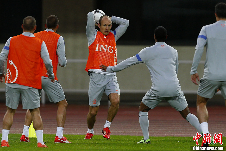 荷兰足球队热身 备战中荷友谊赛