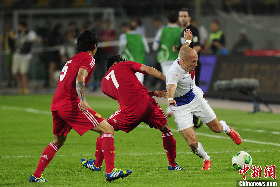 2013年国际足球友谊赛 中国男足0:2不敌荷兰