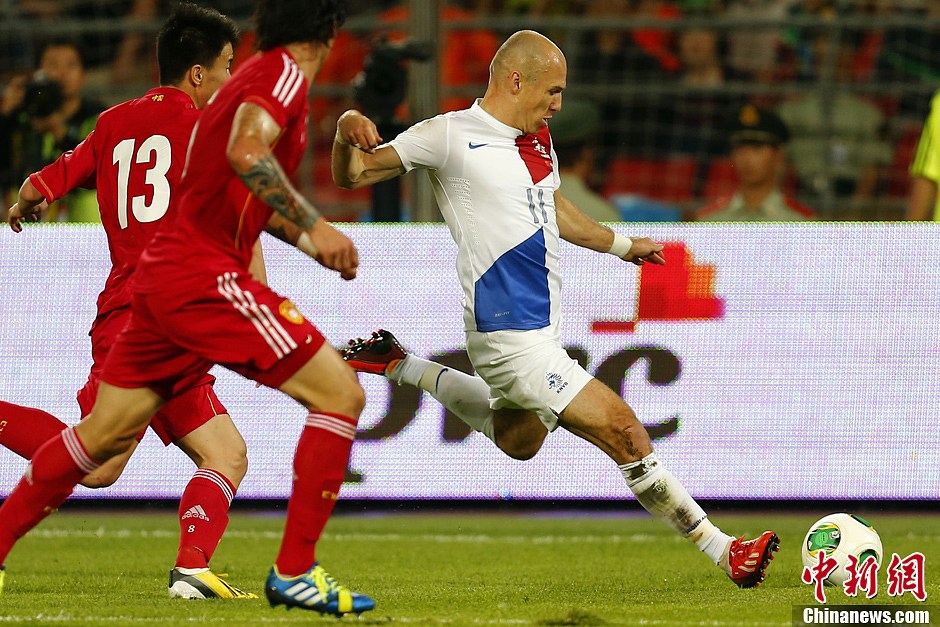 2013年国际足球友谊赛 中国男足0:2不敌荷兰