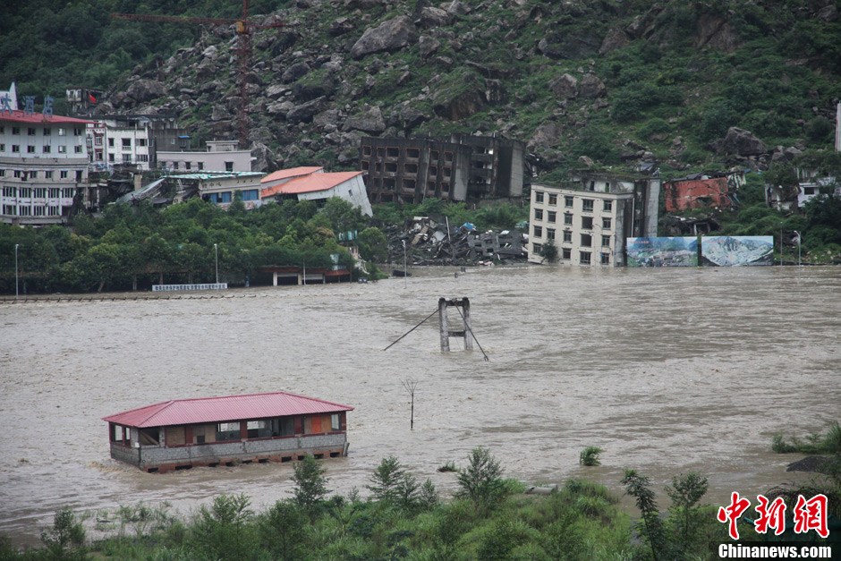 唐家山堰塞湖区降暴雨 北川老县城部分遗址被淹