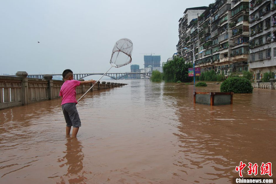 四川渠县因洪水致县城多地被淹