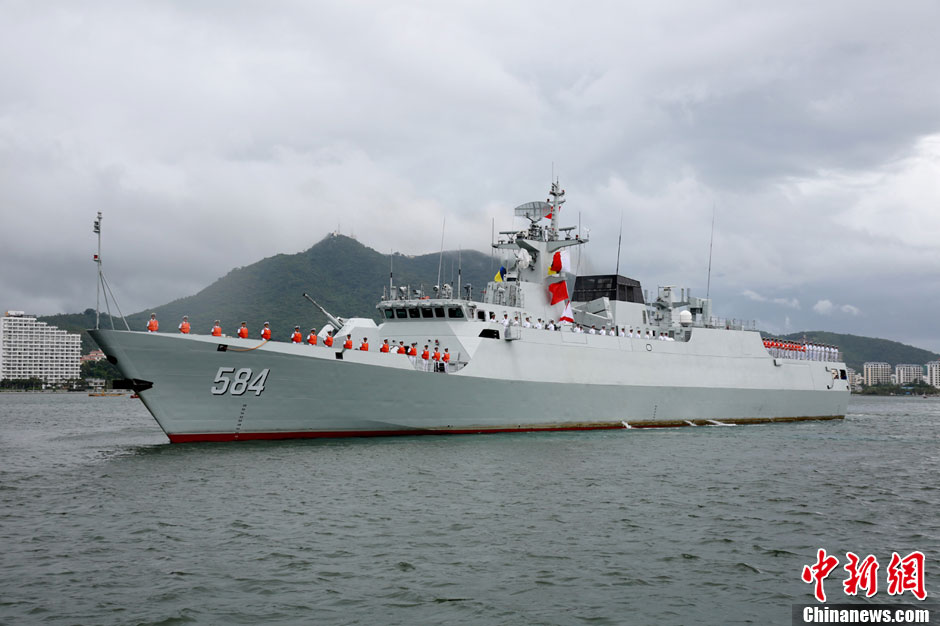 中国海军护卫舰梅州舰正式加入人民海军战斗