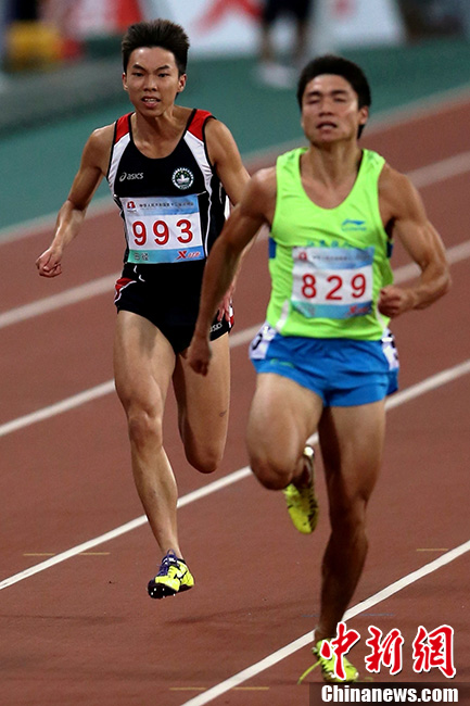 全运会男子100米预赛 澳门选手参加比赛