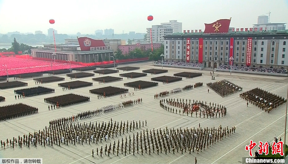 朝鲜65周年阅兵图片