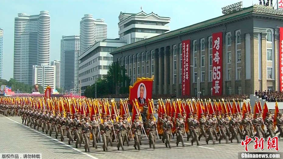 朝鲜65周年阅兵图片