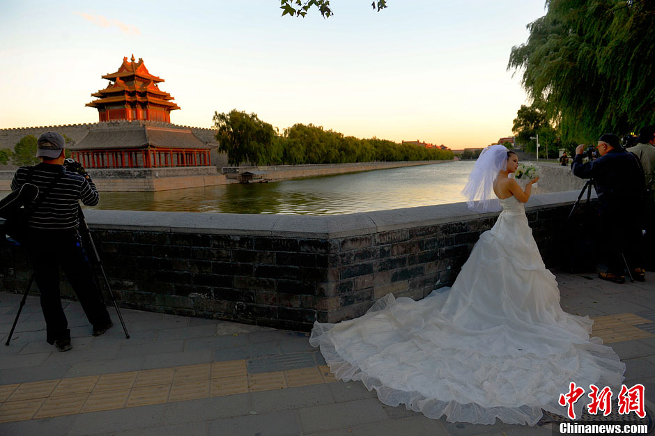 口罩 婚纱图片