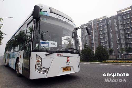 图:奥运村中心区电动大巴车提供服务(7)