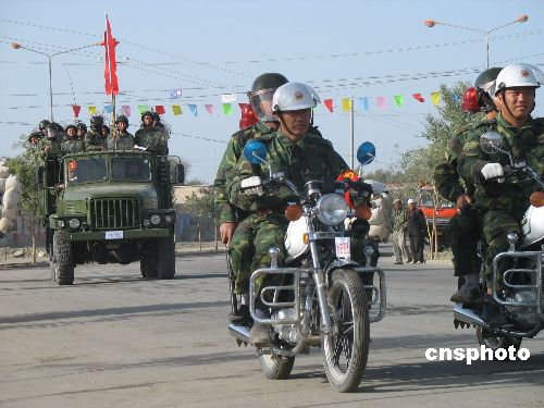 图:新疆库尔勒维稳演练保平安