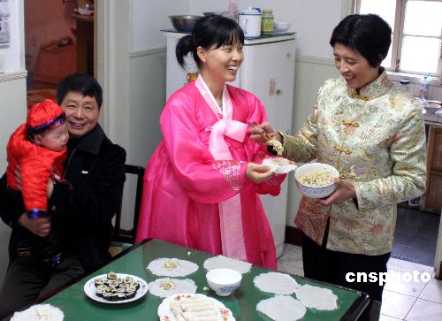 图:韩国媳妇感受中国传统新年