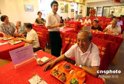 北京朝阳区 老有所养 居家老人享受营养餐