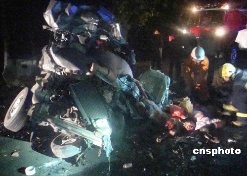 图:江西宜春发生重大车祸当场九人死亡