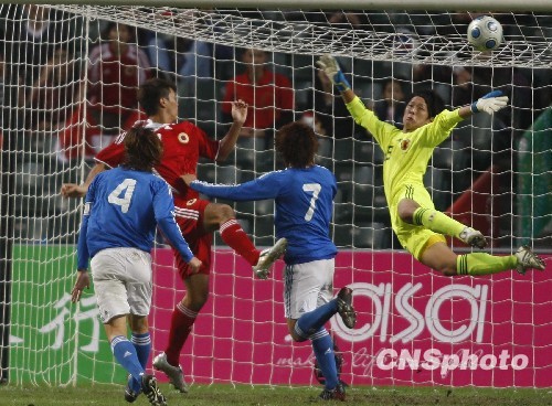 图:东亚运动会中国香港与日本争夺男足冠军