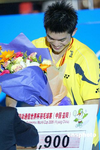 世界杯羽毛球赛:林丹成功卫冕男单冠军