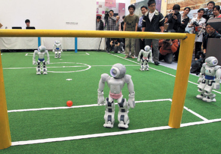 台大电机信息学院举办特展 机器人足球队吸睛