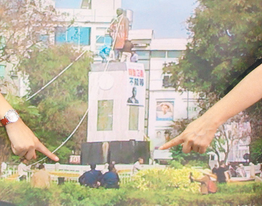 台南孙中山铜像遭“独派”拉倒促统团体抗议