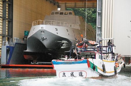 台湾“沱江舰”正式下水未来将部署雄风三型导弹