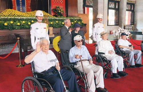 台湾迎缅甸远征军英灵入“忠烈祠”老兵：等了70年