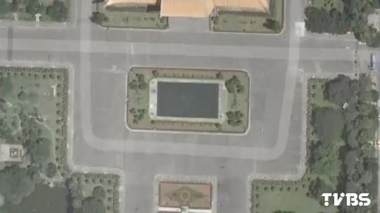 台北孙中山纪念馆前喷池俯瞰像iPhone大陆客好奇