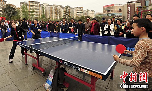德国乒乓球国少队首次走进中国社区开展交流