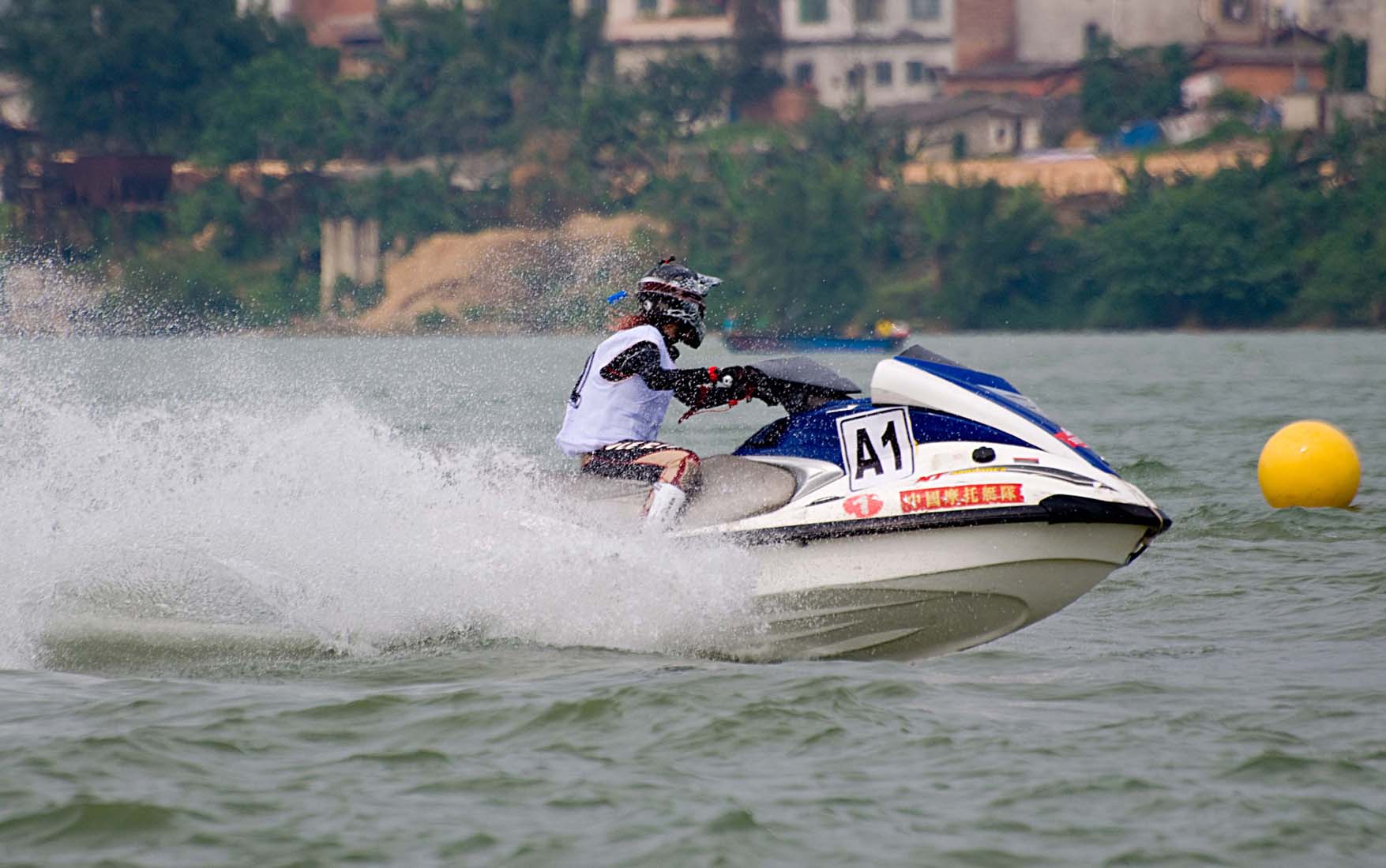 摩托艇联赛成功揭幕 柳州借体育营销推城市发