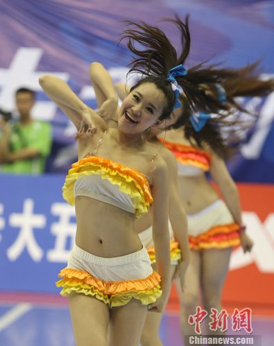 美女超短裙性感热舞图片