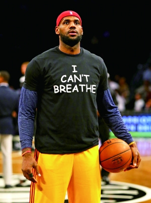 NBA种族歧视阴魂不散 詹姆斯穿声援黑人T恤(