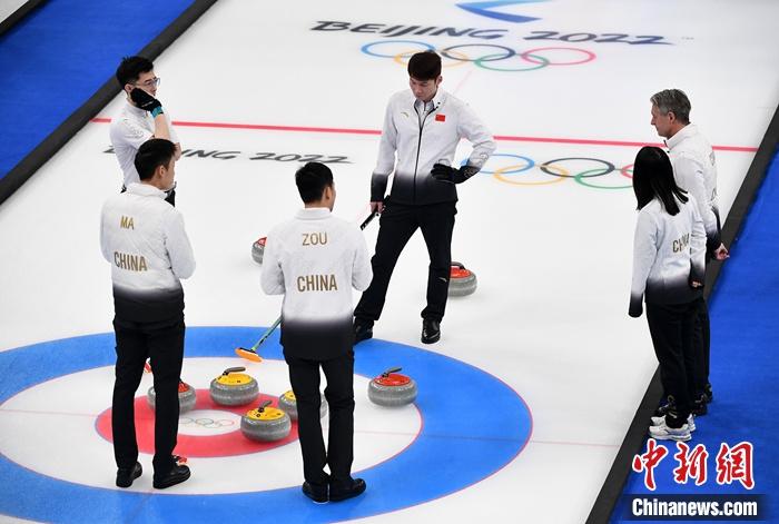 中国男子冰壶队8：10不敌加拿大队 遭遇三连败