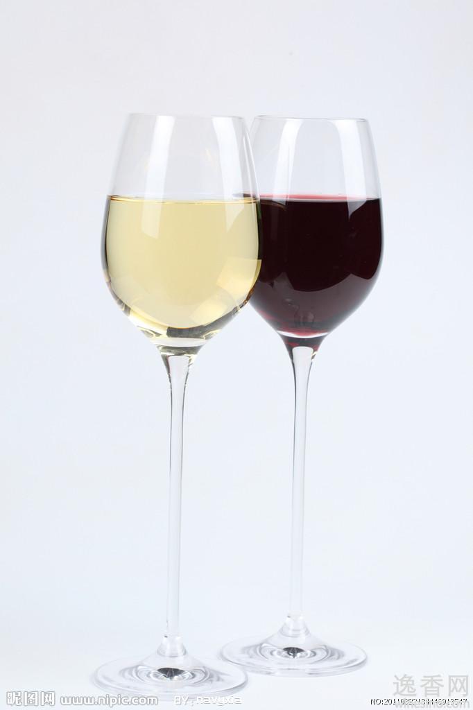 红葡萄酒保健功效高于白葡萄酒(图)