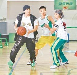 周杰伦打狗仔图片