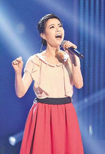 徐怀钰参加歌唱比赛不敌12岁女孩 惊慌躲镜头