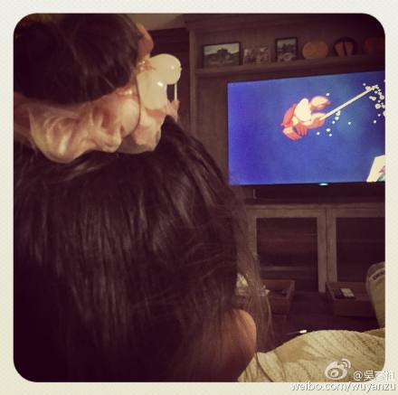 吴彦祖陪女儿看电影称享受惬意时光（图）